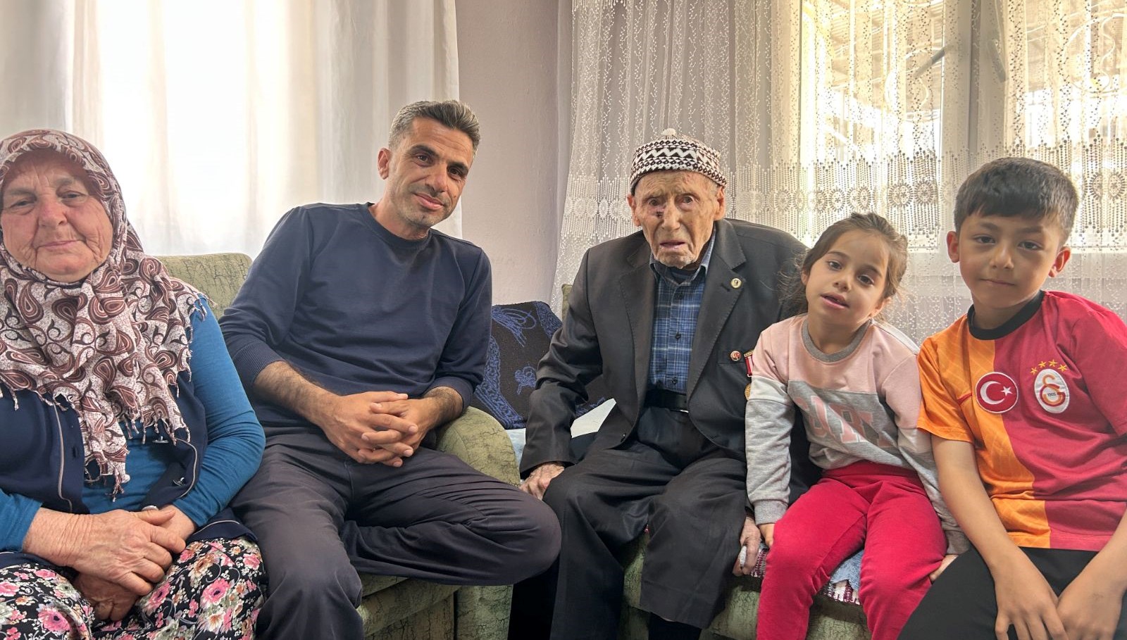 103 Yılda Torun Toruna: Kore Gazisinin Uzun Yaşam Sırrı Nedir?