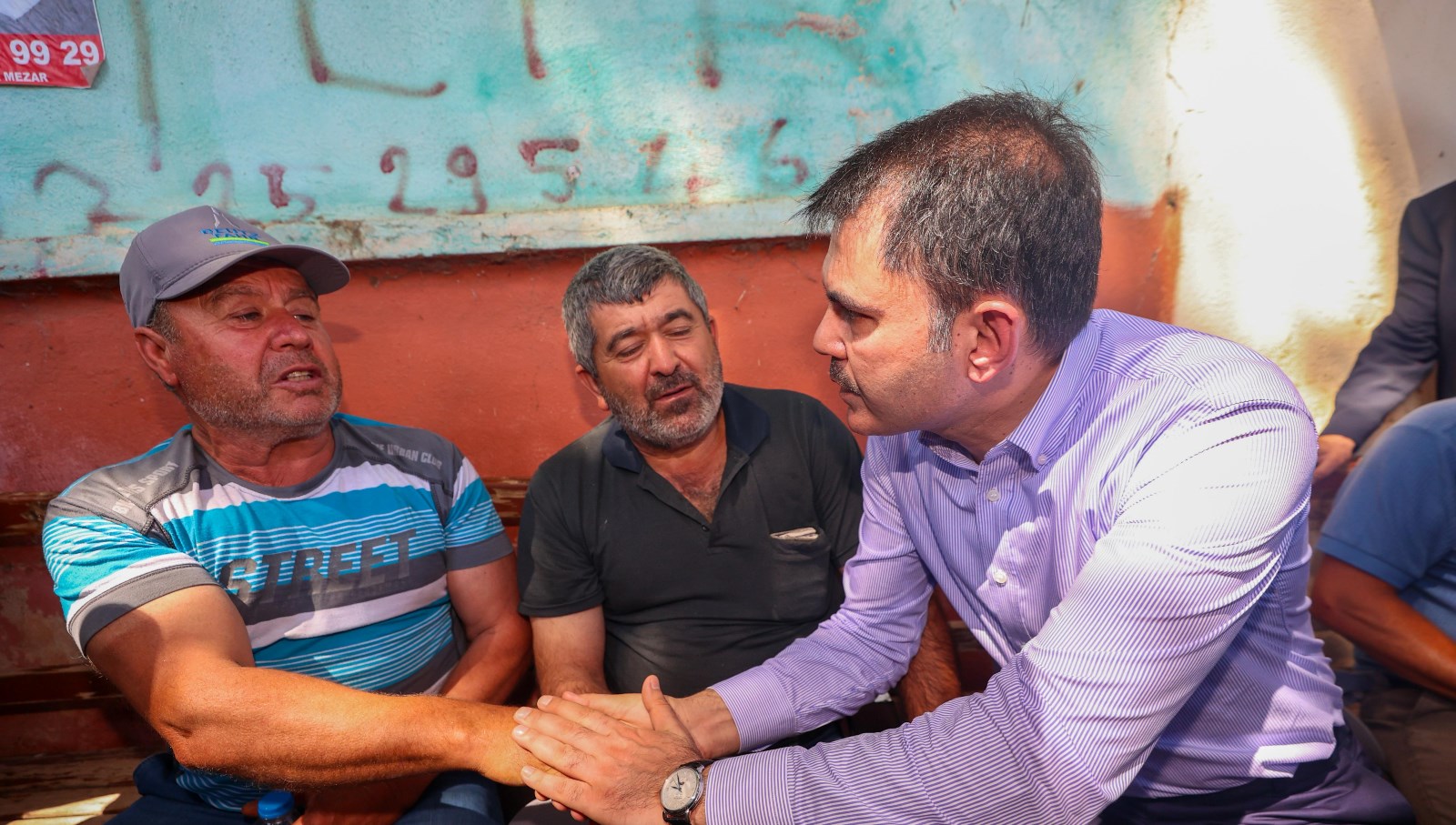 Bakan Kurum: Evi Yanan Köylülere Destek Sözü Verdi