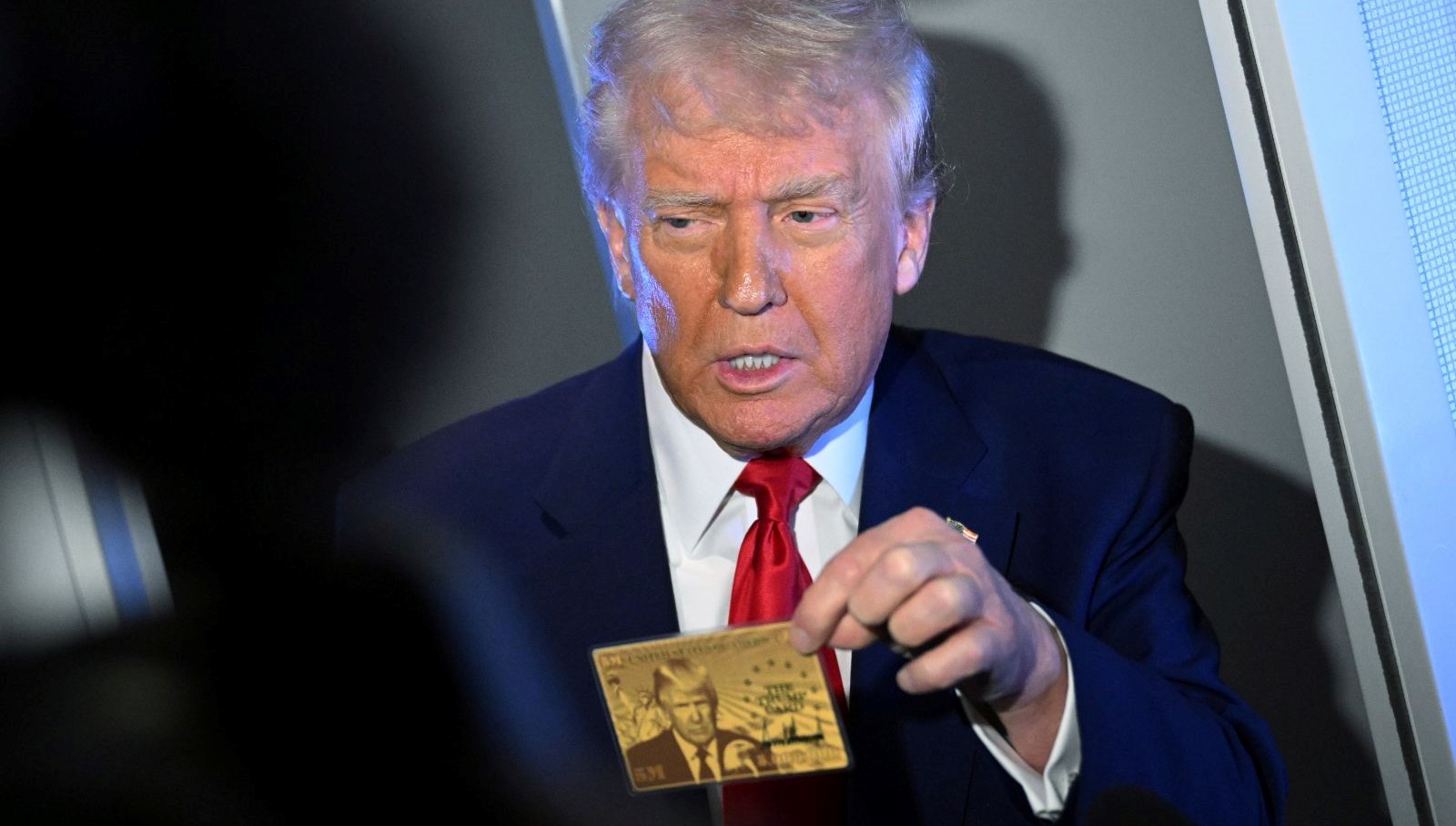 Trump’ın “Altın Kart” Projesi Krize Girdi: Yasal Geçerliliği Soru İşareti!
