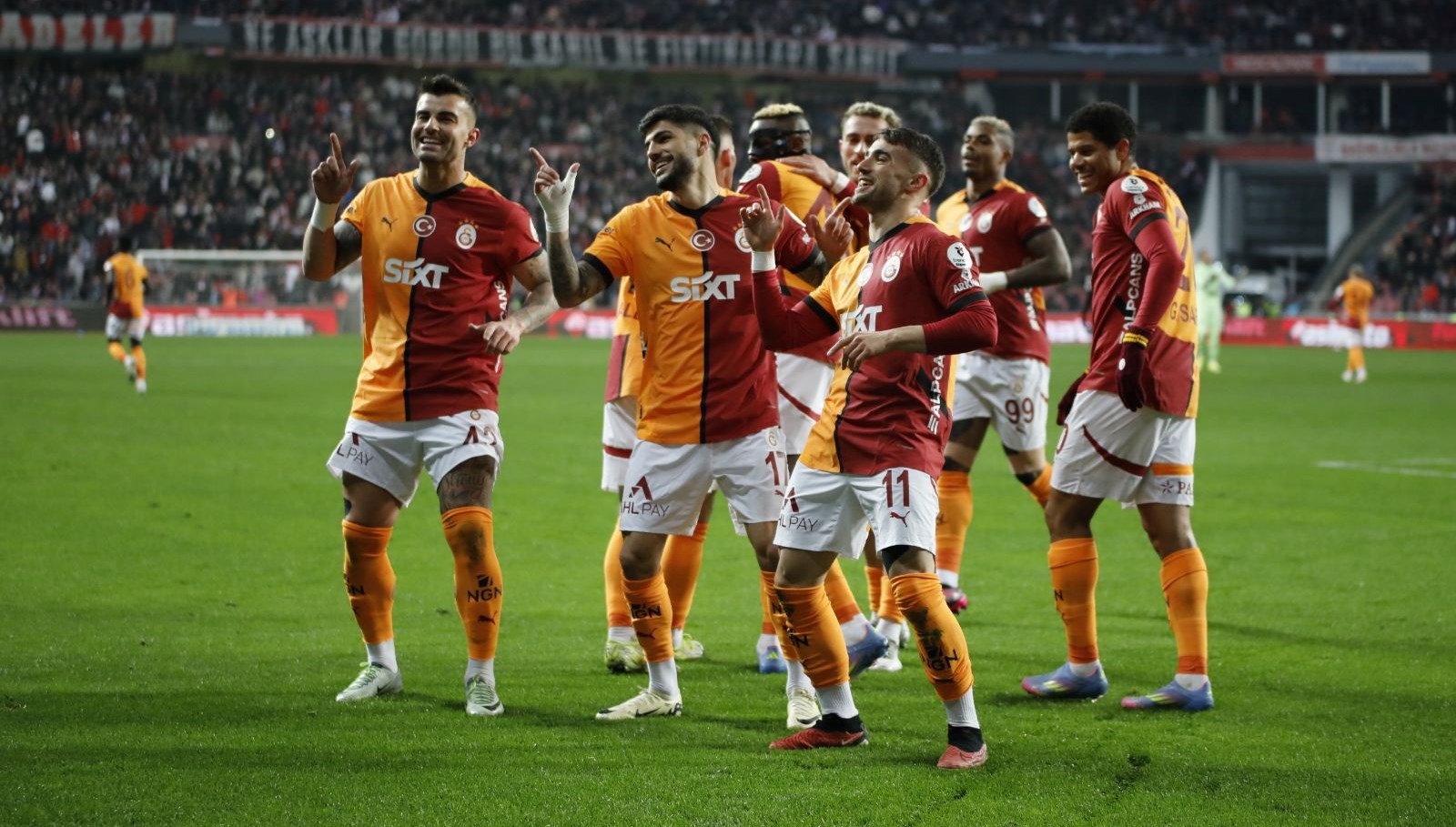 Transferde gerginlik: Avrupa devi, Galatasaray yıldızı için menajeriyle masaya oturdu!
