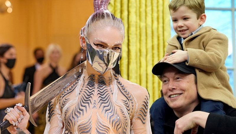 Grimes, Elon Musk'ın Üç Çocuğunun Annesi Olarak X Platformuna Sert Eleştirilerde Bulundu!