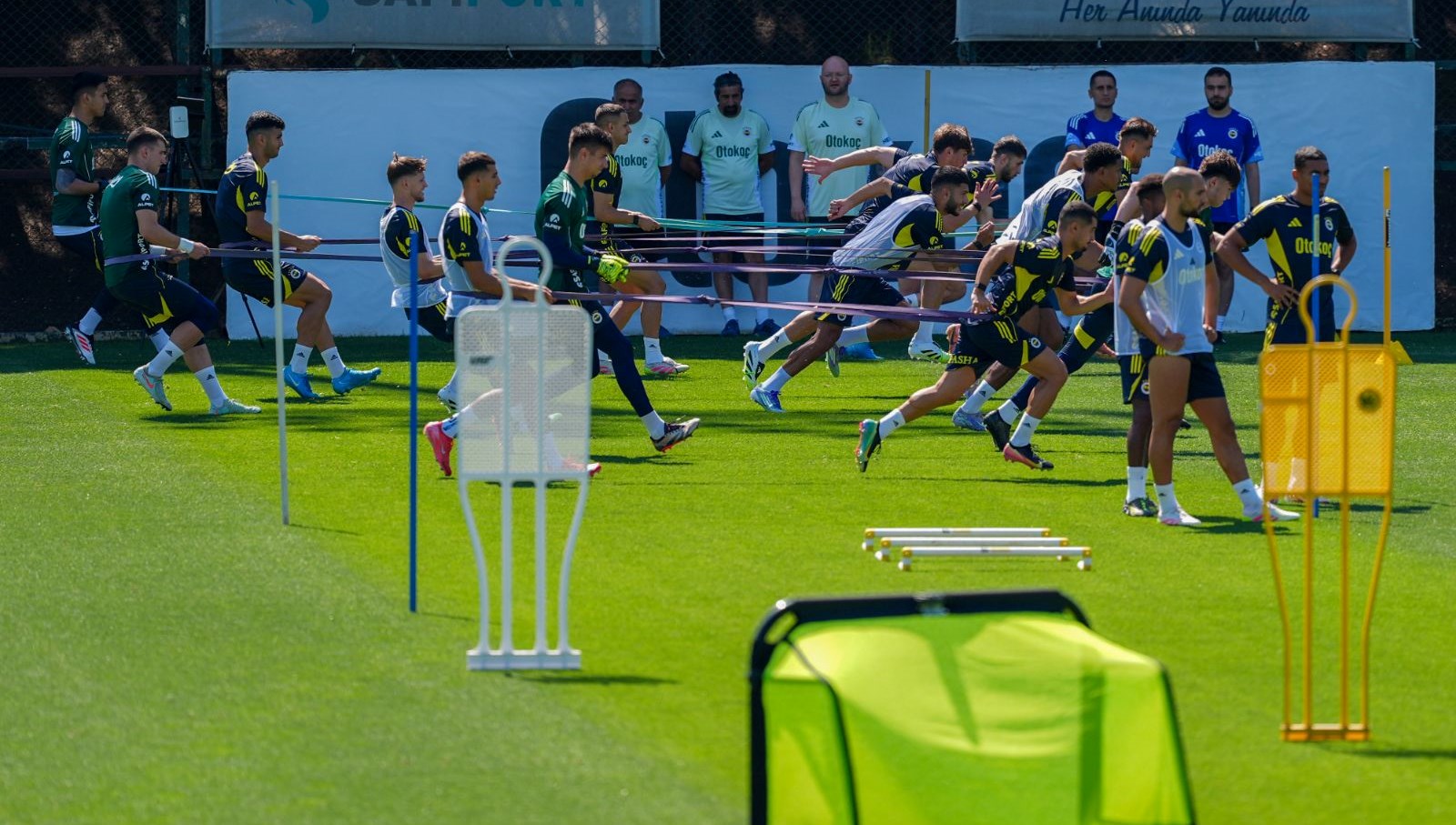 Fenerbahçe'nin yeni sezon öncesi antrenmanları başladı, Jhon Duran yer almadı!