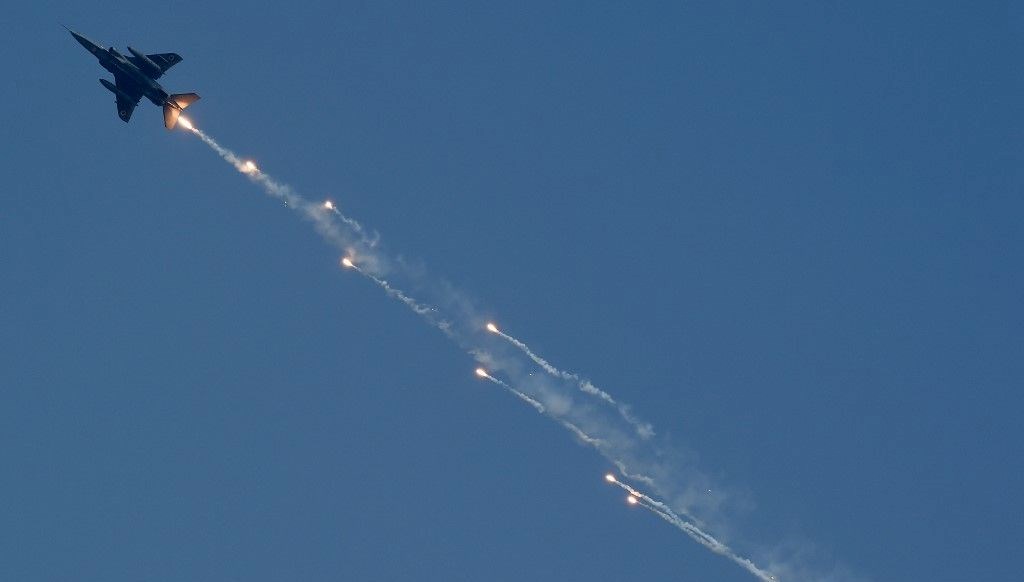 Hindistan'da Uçak Kazası: İki Pilot Hayatını Kaybetti