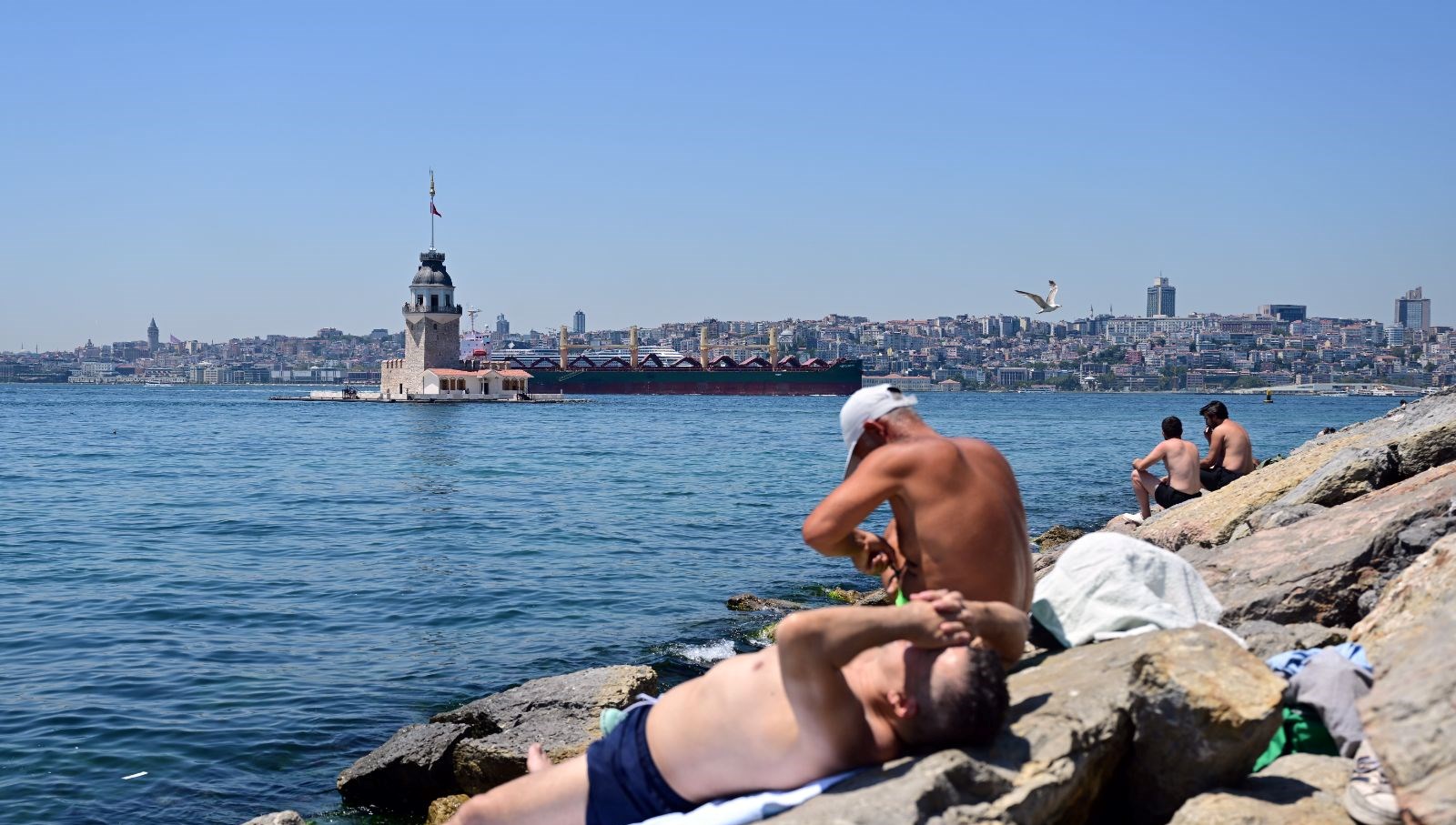 Sıcak Havalarda Serinlemek İçin Sahil ve Parklara Akın Edildi!