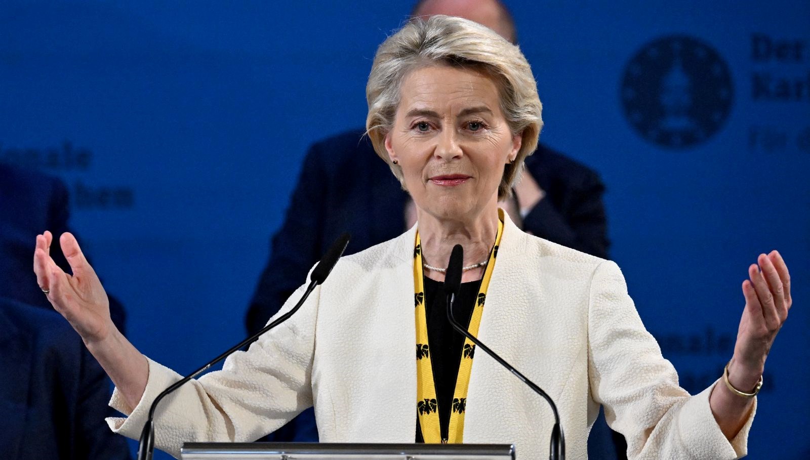 Orban, Von der Leyen’i Suçladı: