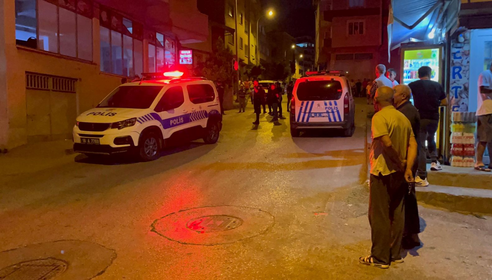 Firari Hükümlü İçin Tehlikeli Oyun: Polisi Yaraladılar!