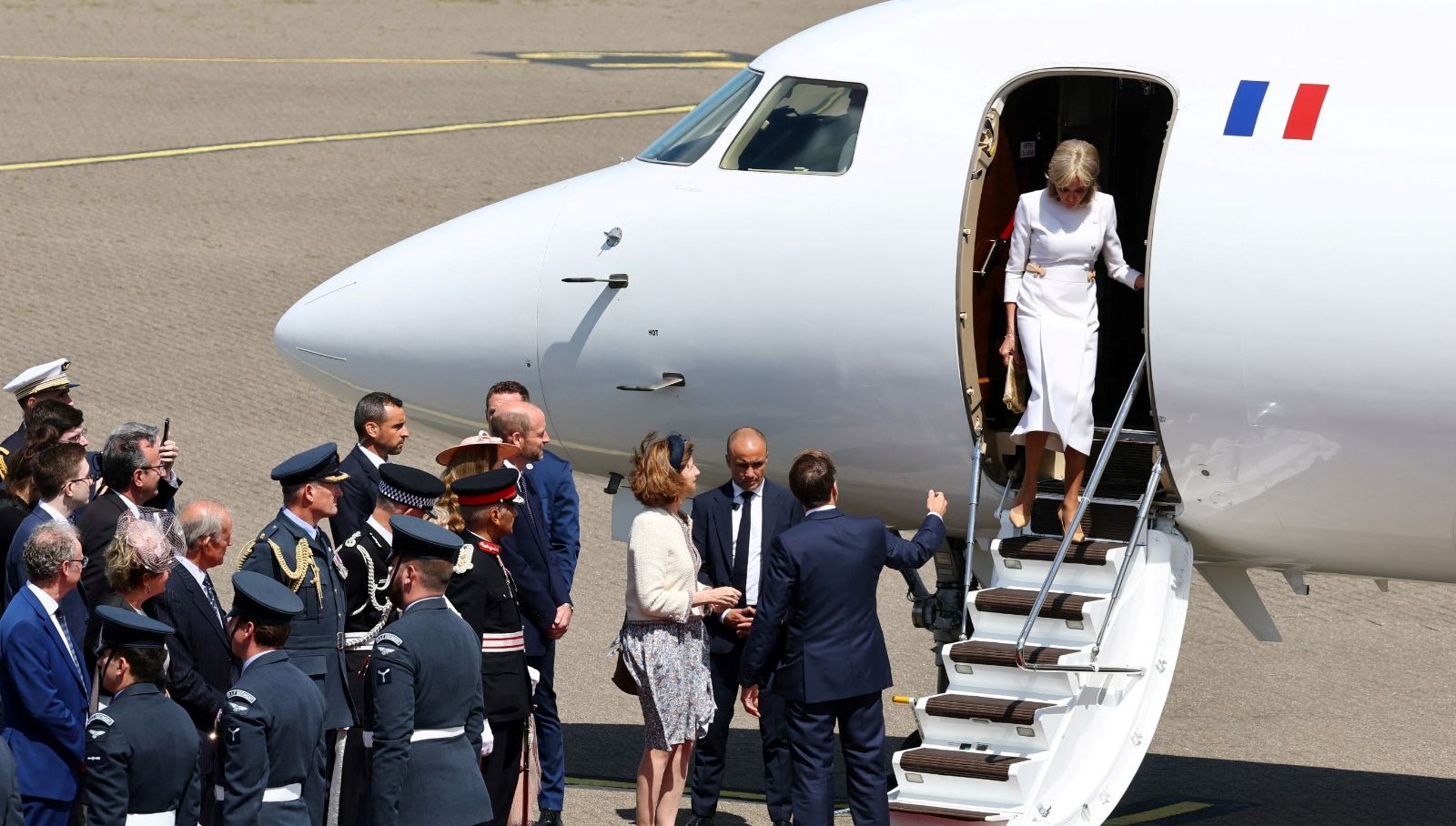 Macron'un Eşinin O Anı Duygulandıran Hikayesi: Gerçek Sebep Açıklandı!