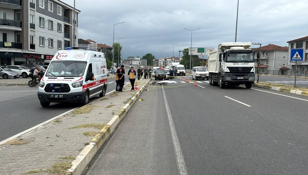 Düzce'de Feci Kaza: Minibüs Bisikletli Genç Hayatını Kaybetti