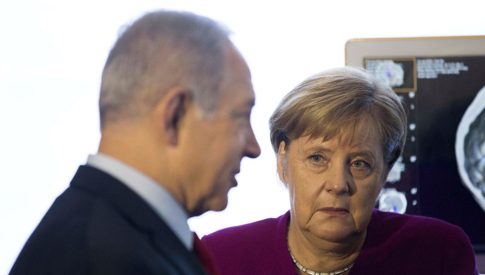 Gizli Oyunlar: Netanyahu’nun Merkel Hükümeti ile Bağlantıları Ortaya Çıktı!