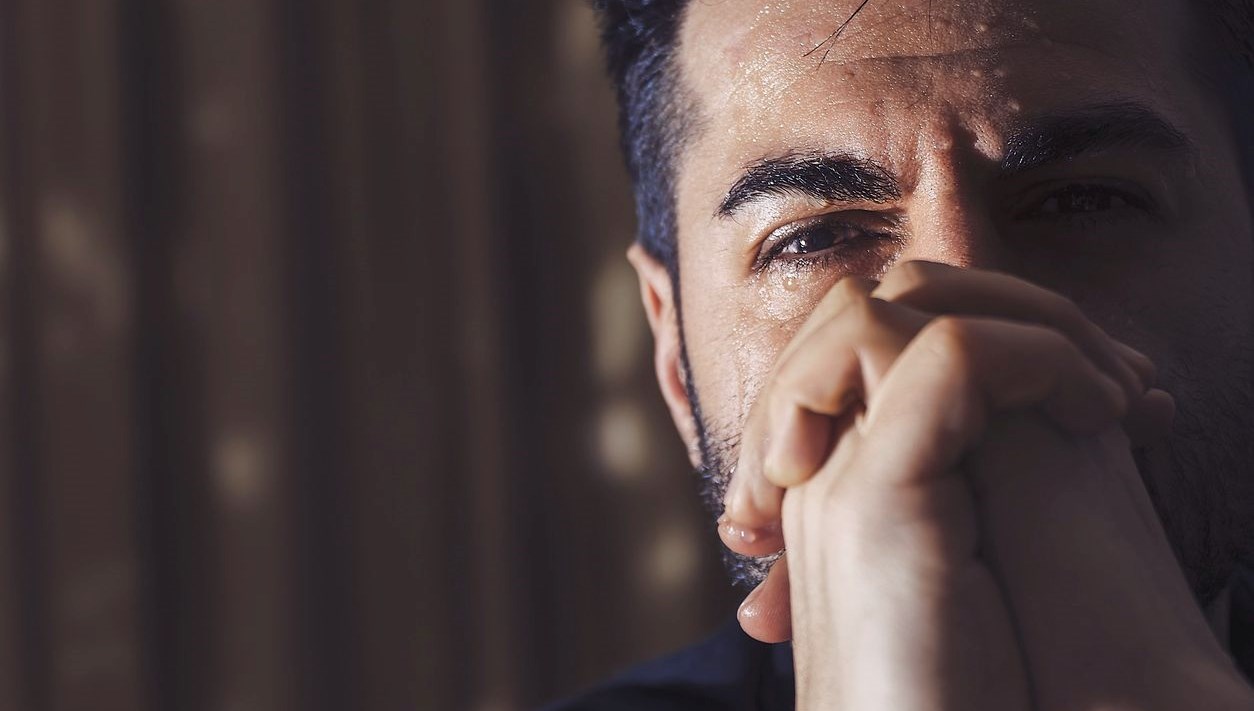 Erkeklerin Duygusal Yüzü: Yardım İstemek Zayıflık mı Yoksa Güç mü?