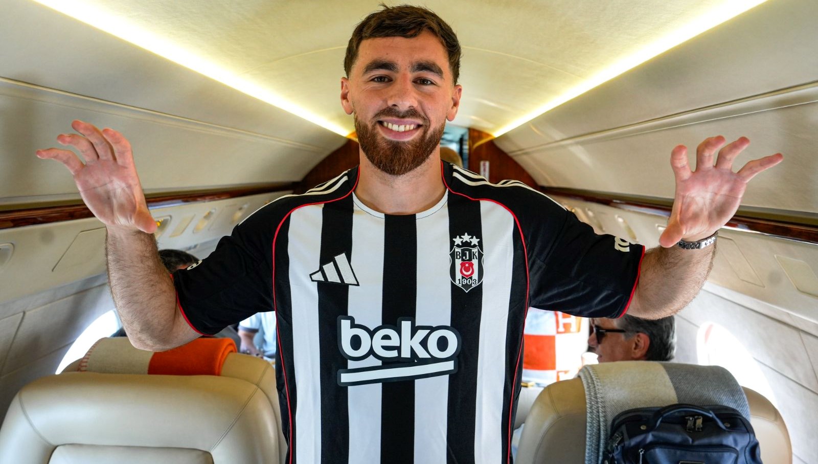 Orkun Kökçü İstanbul'a Ayak Bastı: 