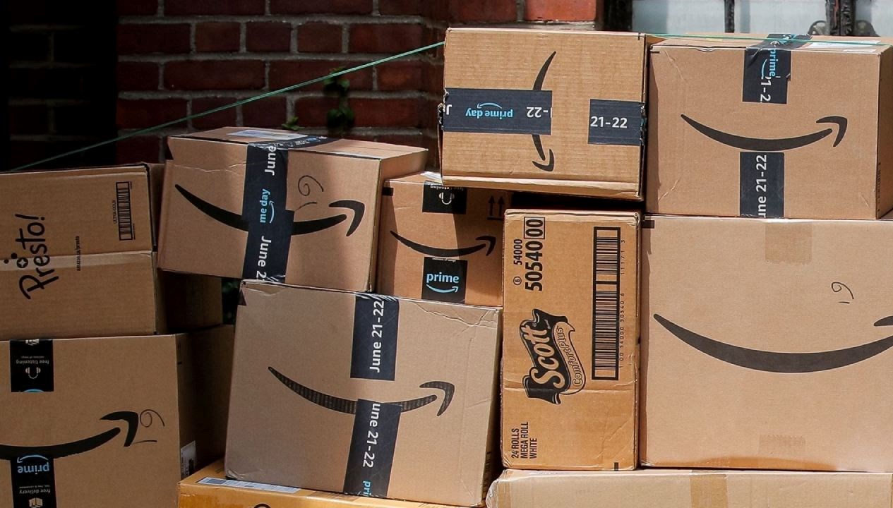 Amazon'un Büyülü Tuzakları: Her Ay Yüzlerce Kargo Kapıda!