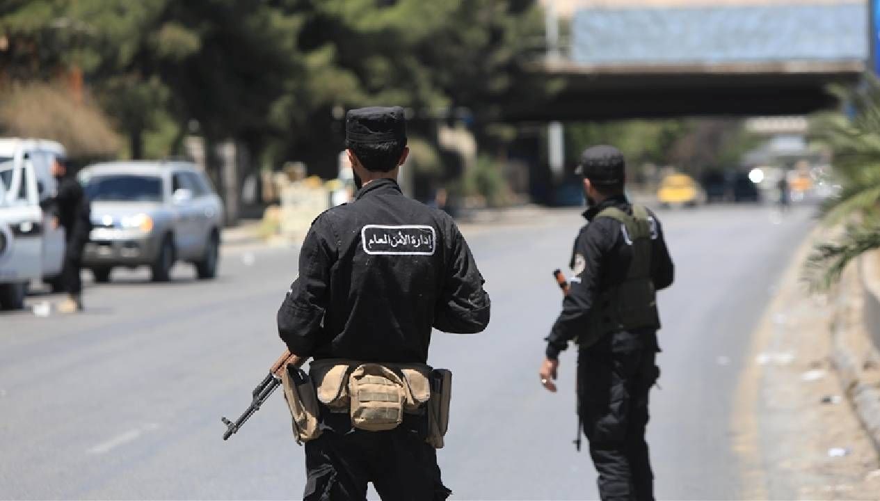 Güney Afrika'da Çete Operasyonu: Polis Bakanı Görevden Ayrıldı!