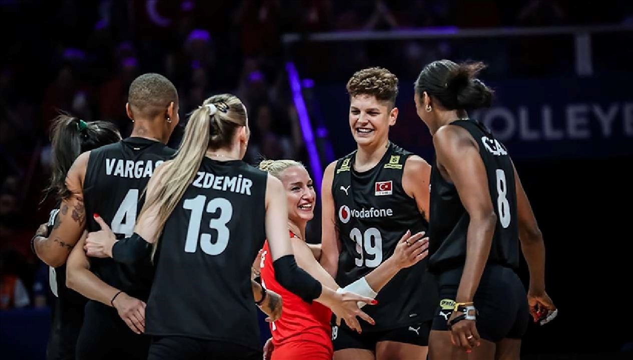 Türkiye ile Japonya'nın Çeyrek Final Mücadelesi: Voleybol Severler Dikkat!