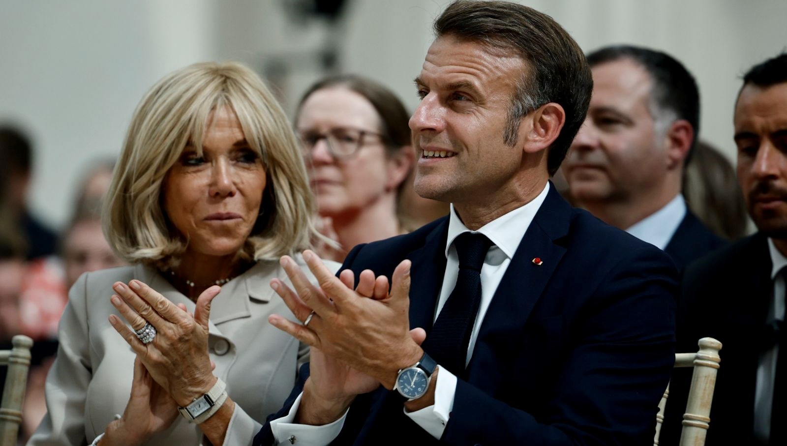 “Erkek Doğdu” Savunmasının Beraat Kararı: Brigitte Macron, Yargıtay’a İtiraz Ediyor