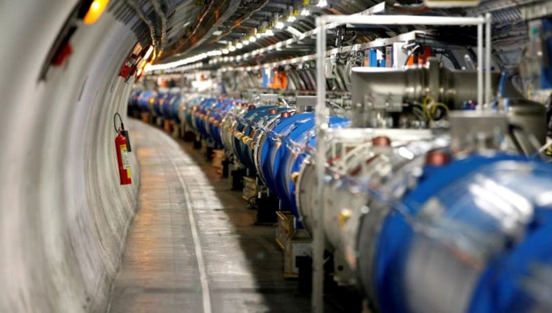 CERN Deneyinde Tarihi Keşif: Varlığın Sırlarına Bir Adım Daha Yaklaşıldı!
