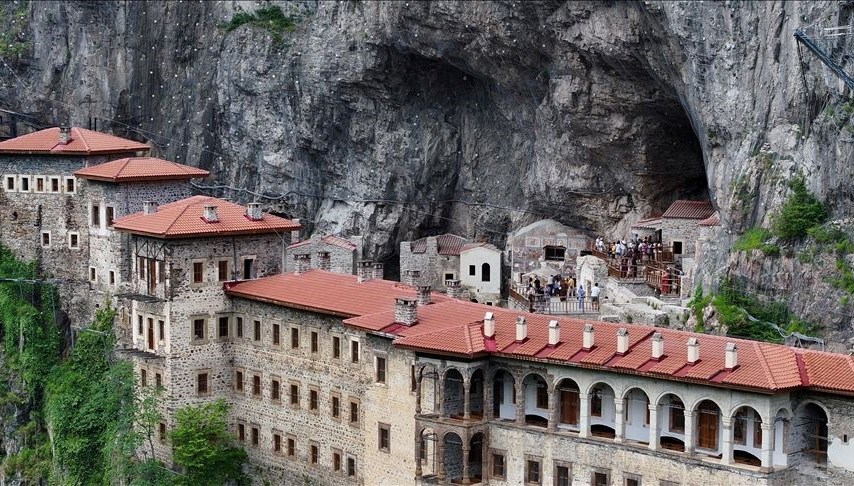 Sümela Manastırı’na Yoğun Ziyaretçi İlgisi!