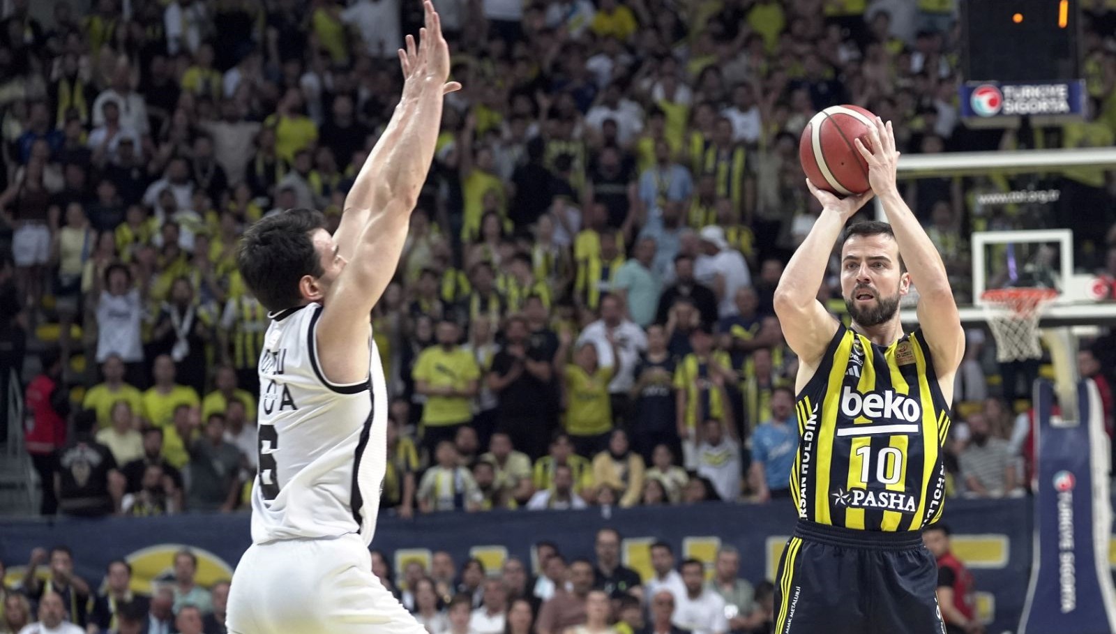 Fenerbahçe'den Açıklama: Melih Mahmutoğlu ile Yeni Bir Yıl!
