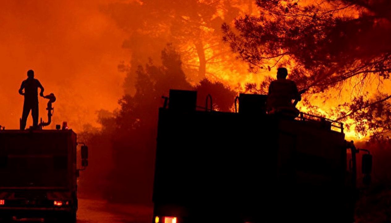 İzmir’in Kaderiyle Oynayan Yangınlar: 1 Ayda 25 Bin Hektar Alevlere Teslim!