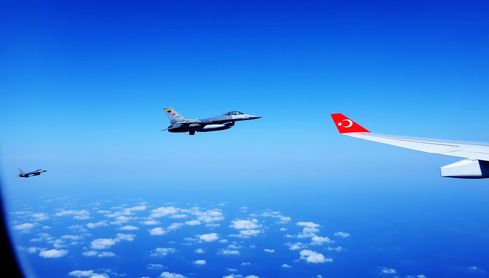 Cumhurbaşkanı Erdoğan, KKTC'ye Uçtu: F-16'lar Gökyüzünde Refakat Etti!