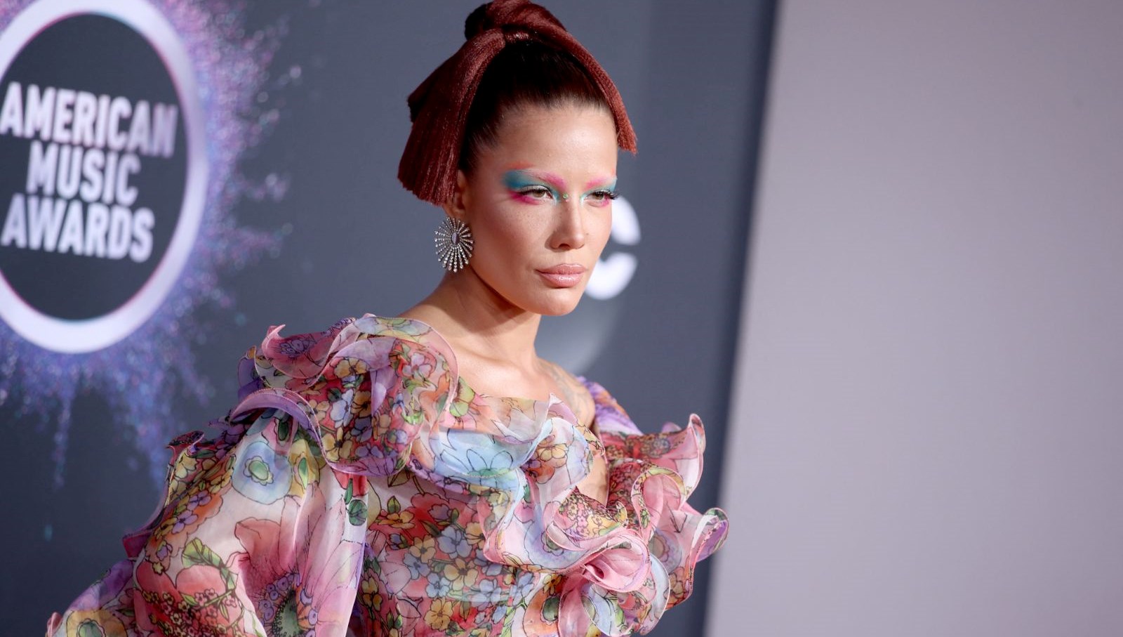 Halsey'in İstanbul Konseri Tarihini Bir Hafta Geri Aldı!