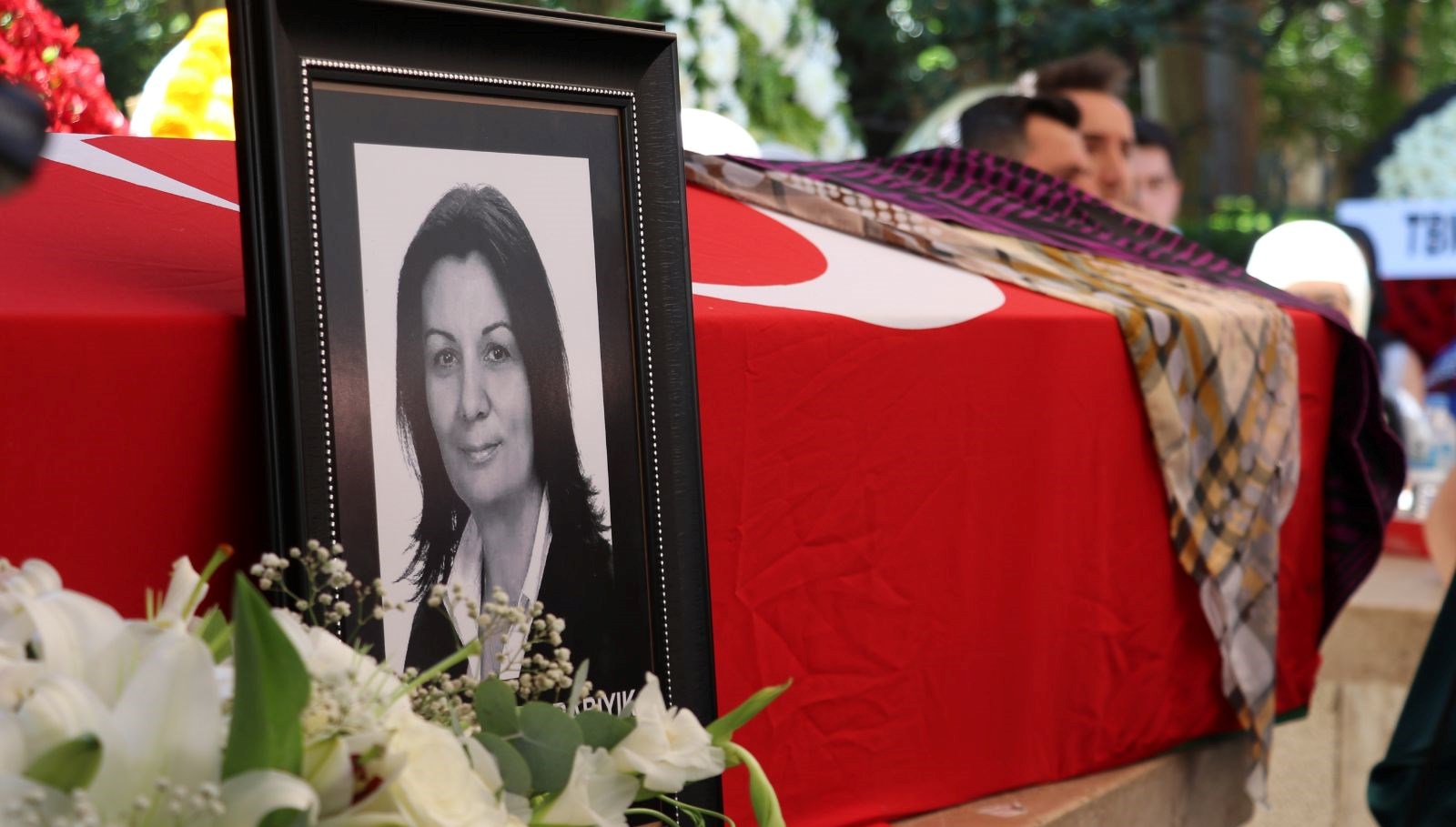 Eski CHP Bursa Milletvekili Lale Karabıyık Anısına Duygusal Bir Tören Gerçekleşti