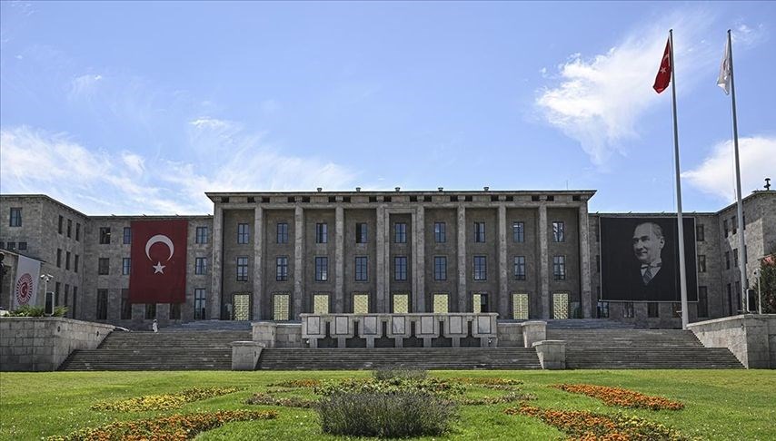 TBMM Kapalı mı, Yoksa Tatilde mi? 2025'te Meclis Ne Zaman Yeniden Toplanacak?