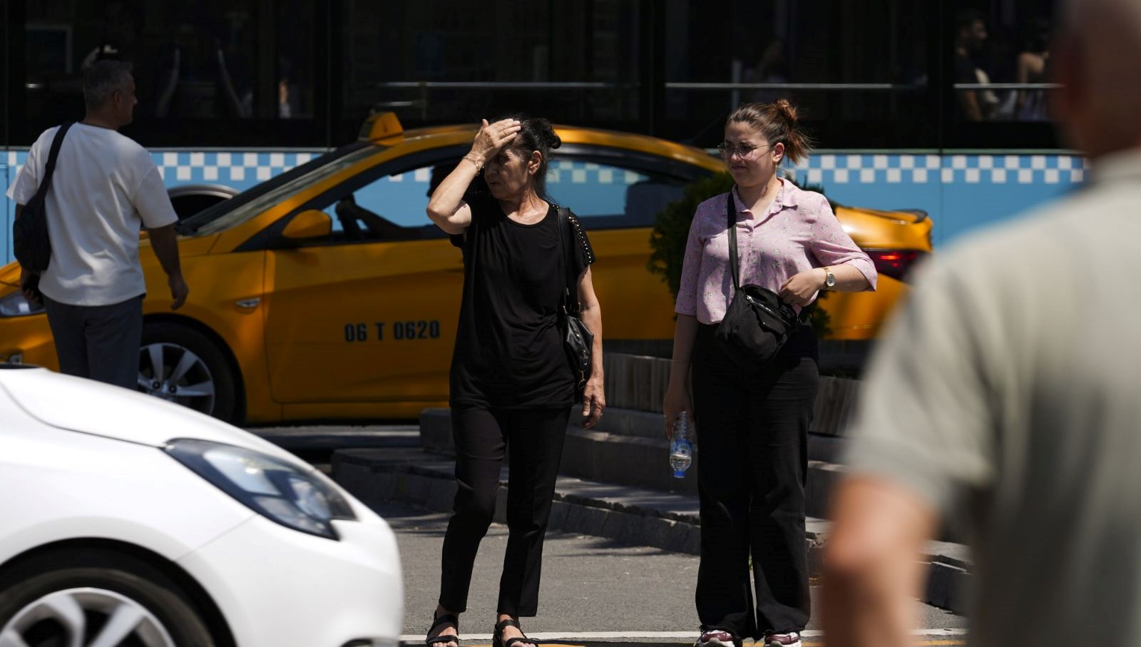 Meteorolojiden kritik uyarı: Hava sıcaklıkları ne zaman serinleyecek? İlk önce sıcak dalgası kapıda!