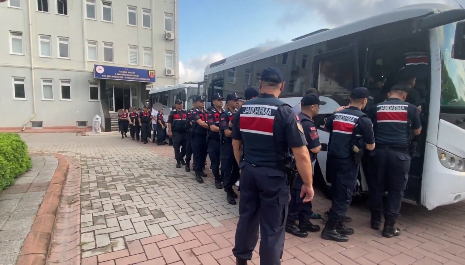 İstanbul'da Suç Çetelerine Şok Operasyon: 16,2 Milyon Liralık Oteller Mülk Edildi!