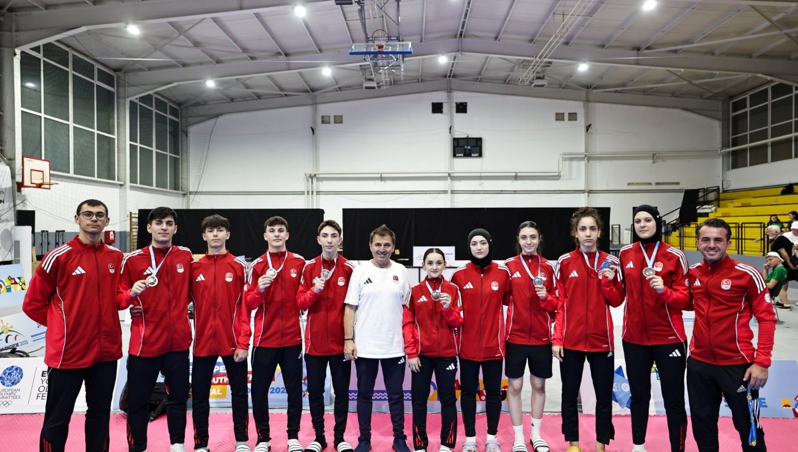 Hokey Takımı, Avrupa Arenasında Zafer Peşinde!