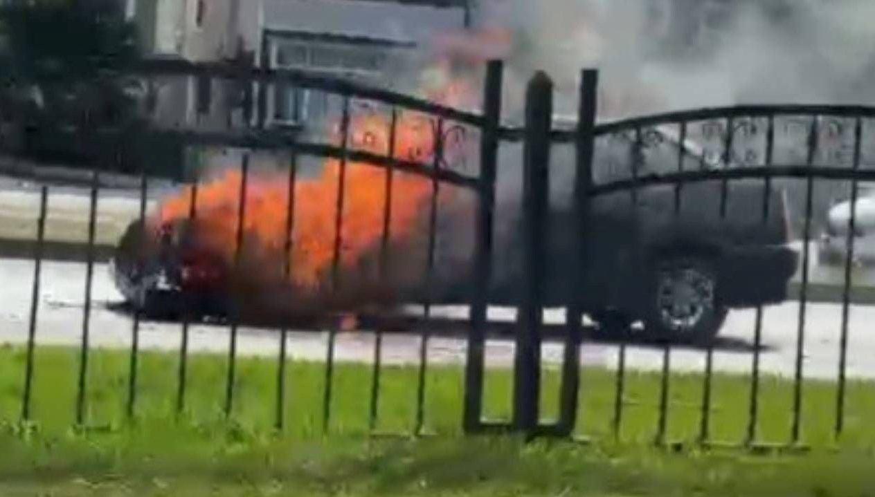 Samsun'da Yolda Giden Araç Alev Alev Yandı!