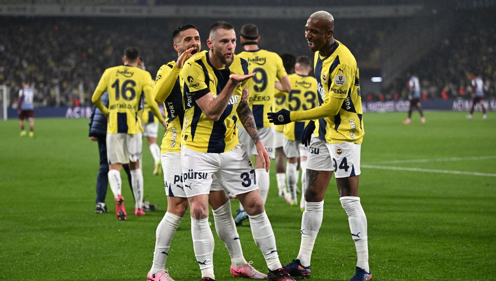 Fenerbahçe, transferi tam anlamıyla noktaladı: Milan Skriniar İstanbul'da!