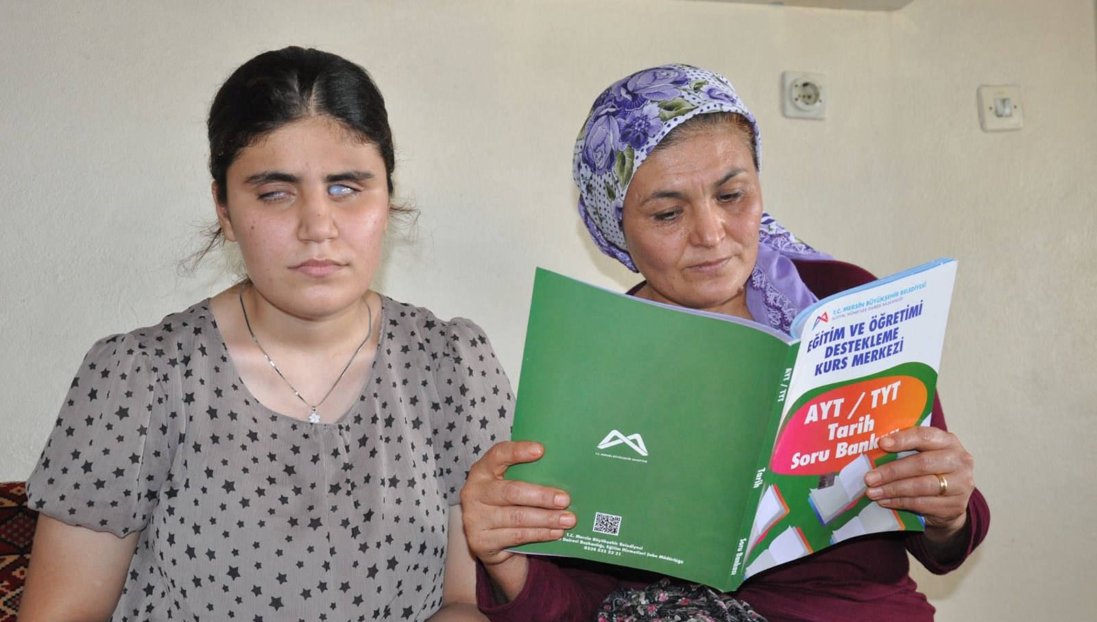 Nazalin, Annesinin Desteğiyle YKS'de İlk 13 Bine Girmeyi Başardı!