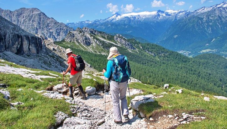 İtalya'nın Dağlarında Turist Akınına Karşı Çiftçilerin Yaratıcı Çözümü: Turnikeler!