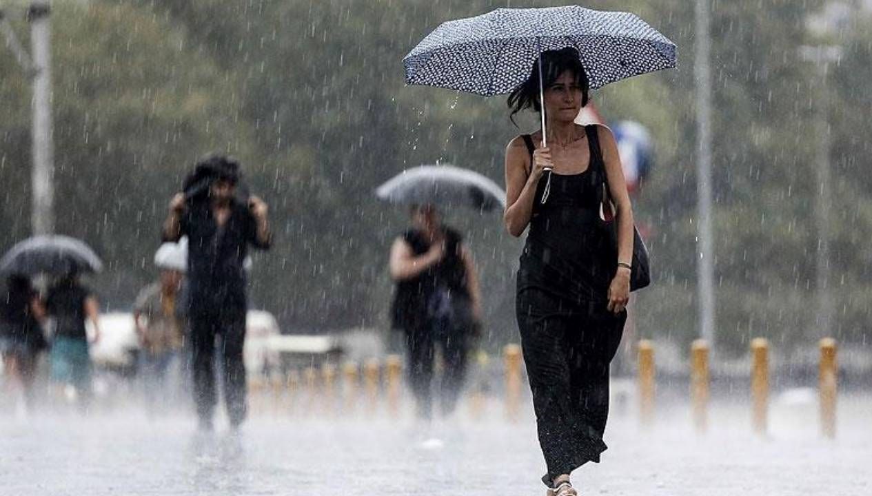 Meteorolojiden Uyarı: İstanbul ve Ankara'nın da Aralarında Olduğu 25 İlde Sağanak Yağış Bekleniyor!