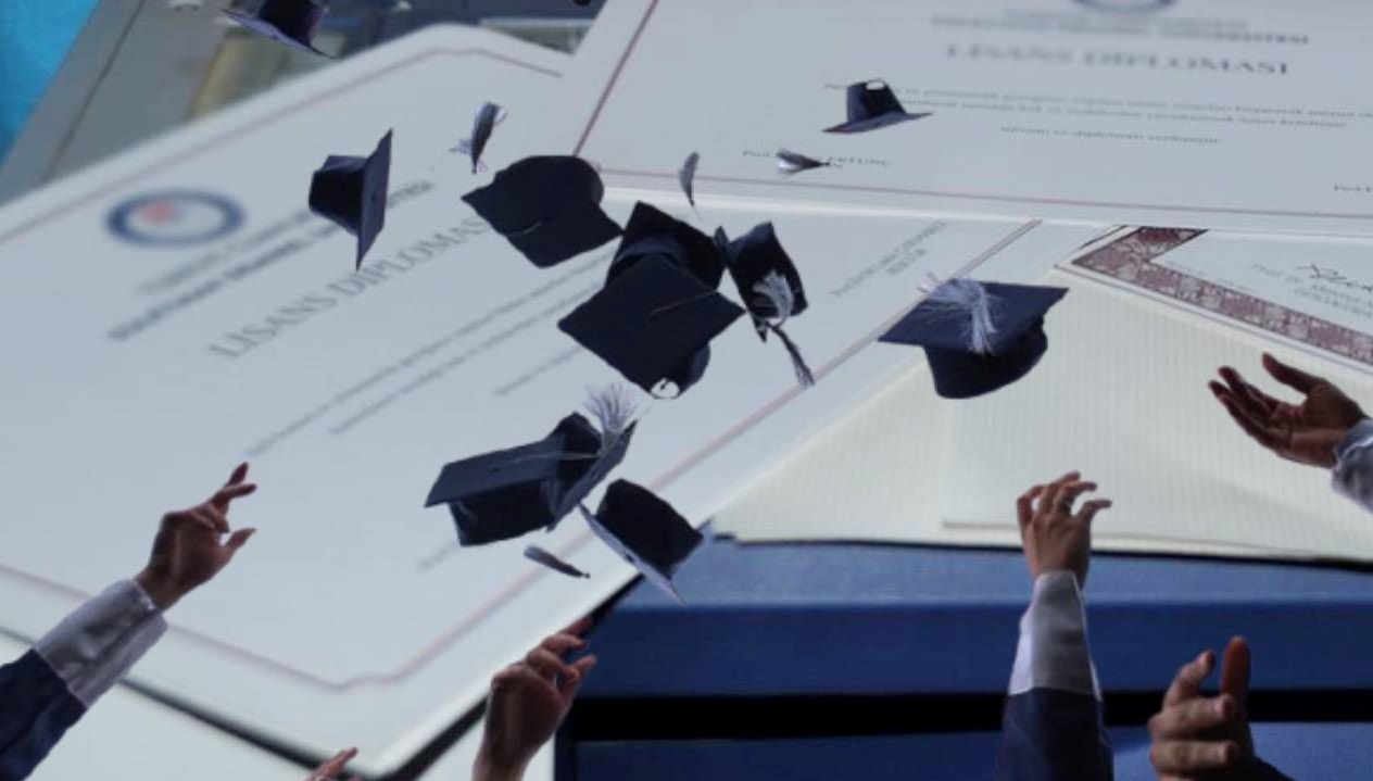 Sahte Diplomalar Skandalı: Padişah Torunu ve Uzmanların Rolü Ne?