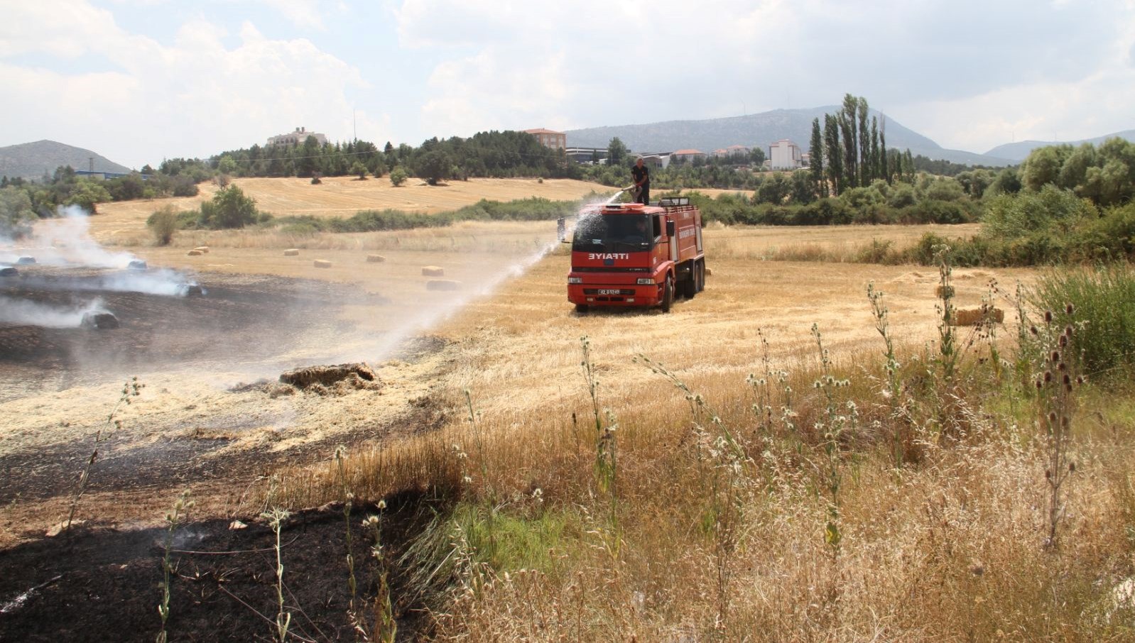 Konya'daki Ekin Tarlasındaki Yangın Kontrol Altına Alındı