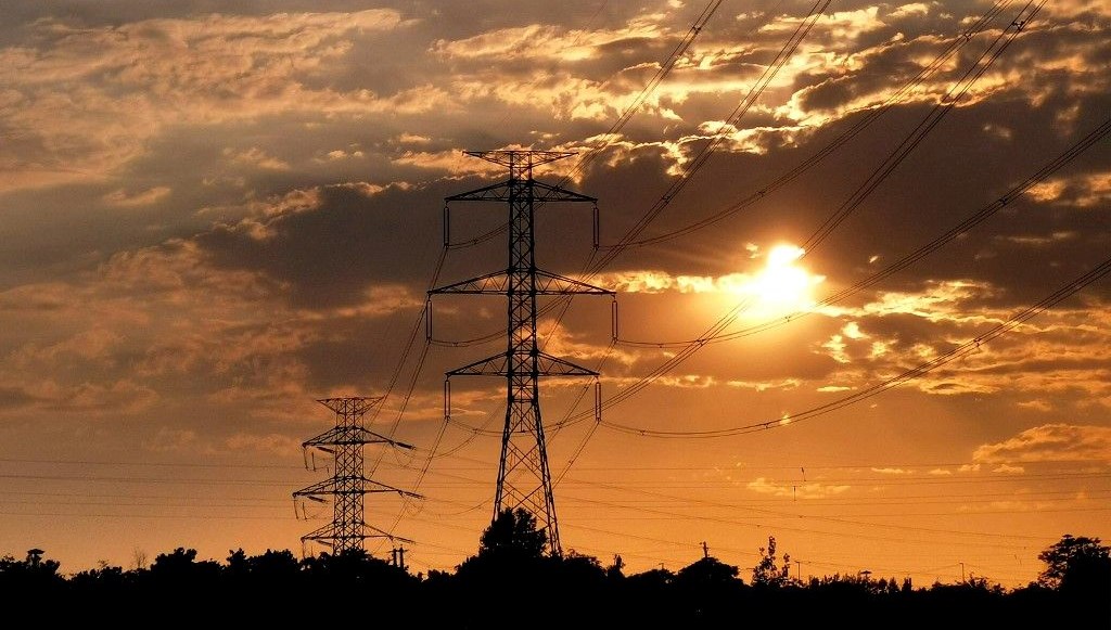 Tahran'da 100'e Yakın Kamu Kurumunda Elektrik Kesintisi Yaşandı