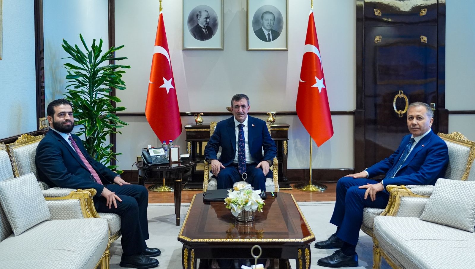 Suriye İçişleri Bakanı Ankara'da: Yılmaz ve Yerlikaya ile Kritik Görüşme Gerçekleşti!
