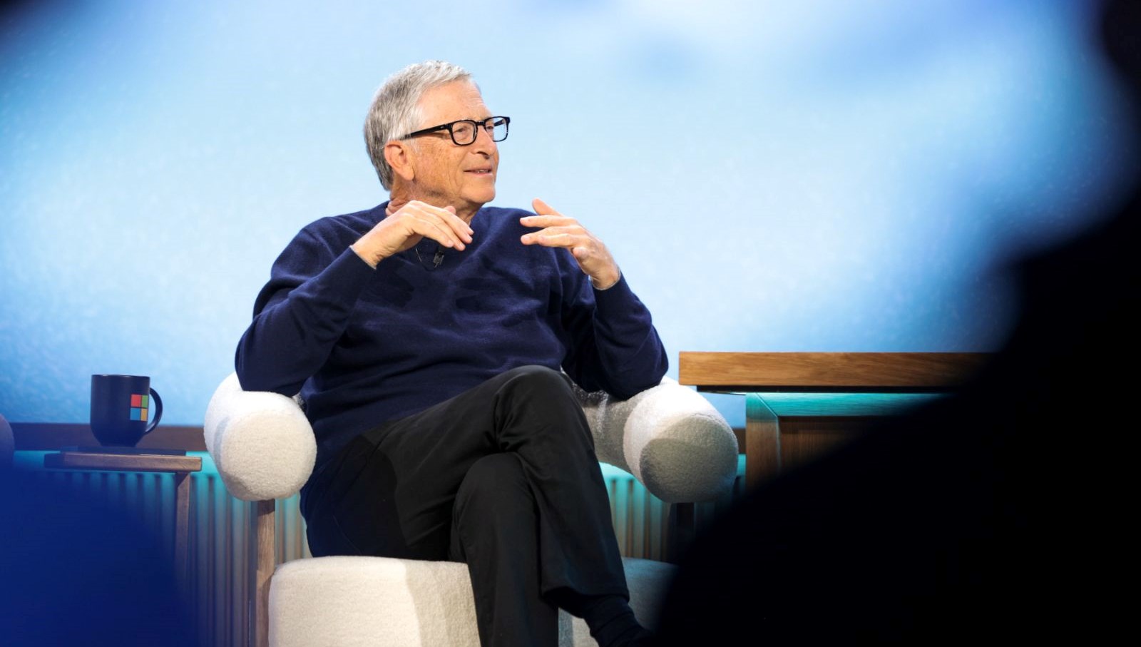 Bill Gates'ten Çarpıcı Açıklama: Yapay Zeka İşsizlik Sorununu Çözmeyecek!