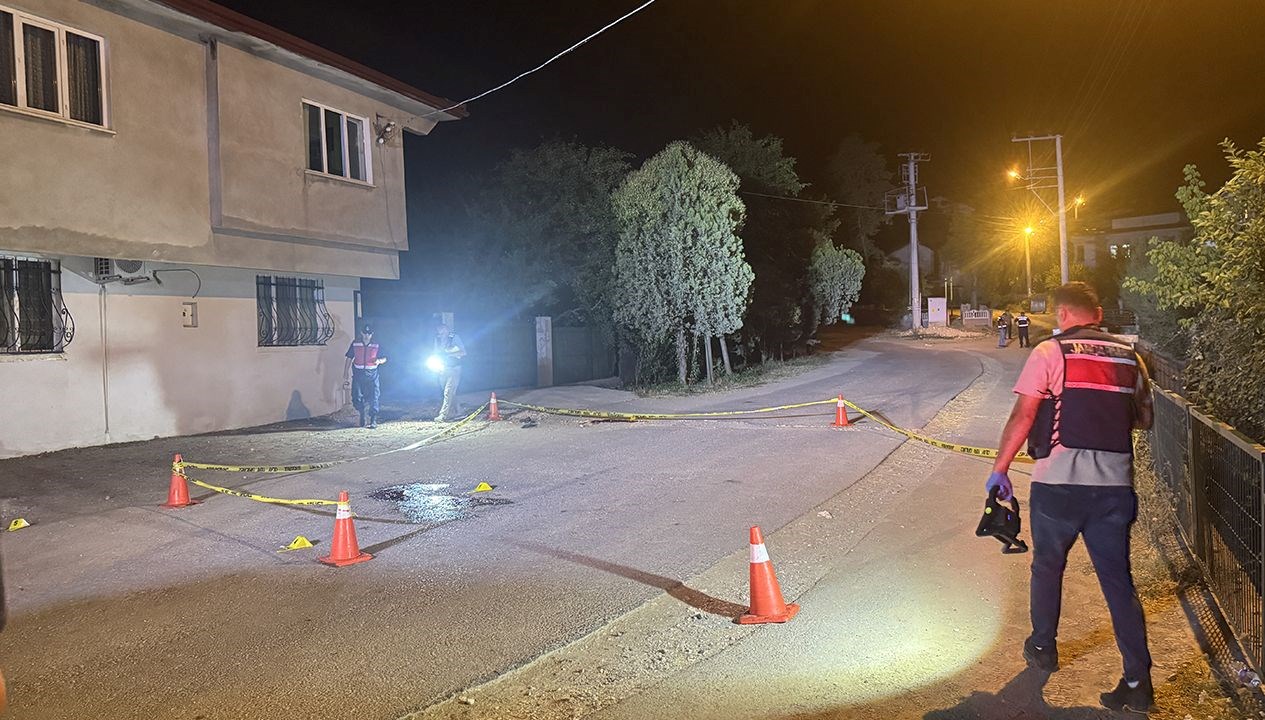 Yolda Buluşan Aileler Arasında Kanlı Çatışma: 2 Kişi Hayatını Kaybetti, 2 Yaralı