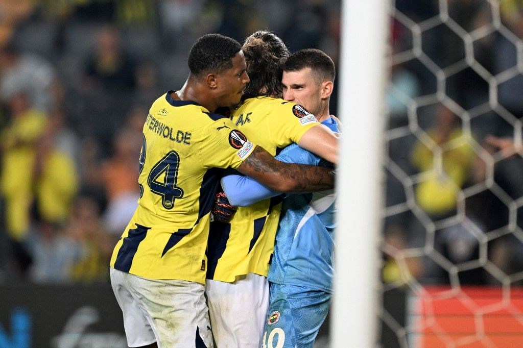 Dominik Livakovic'ten Beklenmedik Hamle: Fenerbahçe'den İngiltere'ye Yolculuk!