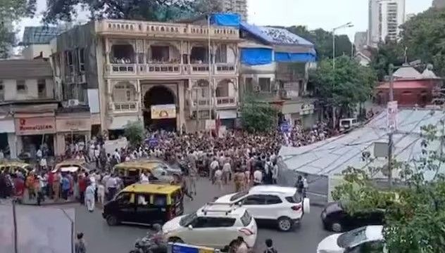 Mumbai'de Güvercin İsyanı: Sokaklar Kalabalıklaştı!