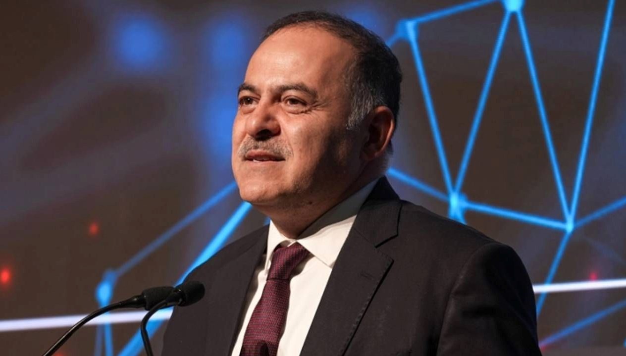 Ömer Fatih Sayan'dan Şaşırtan Açıklama: Sahte Diplomalarla E-İmza Üretiminin Perdesi Aralanıyor!