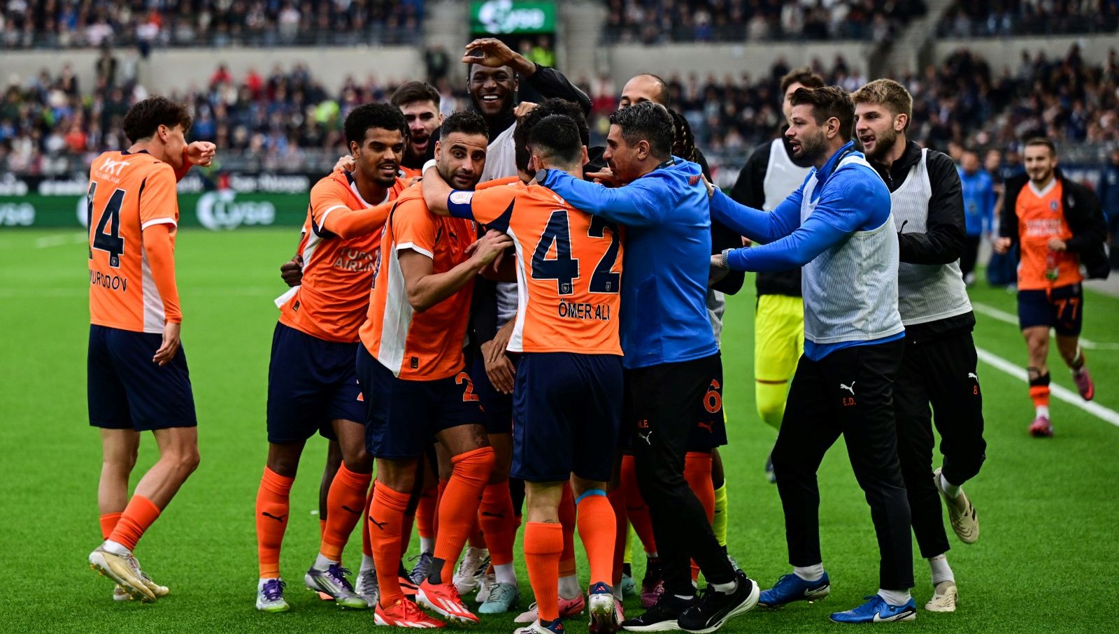 Başakşehir'den Müthiş Geri Dönüş: Vikingler Yenildi, Tur Umudu Yaşandı!