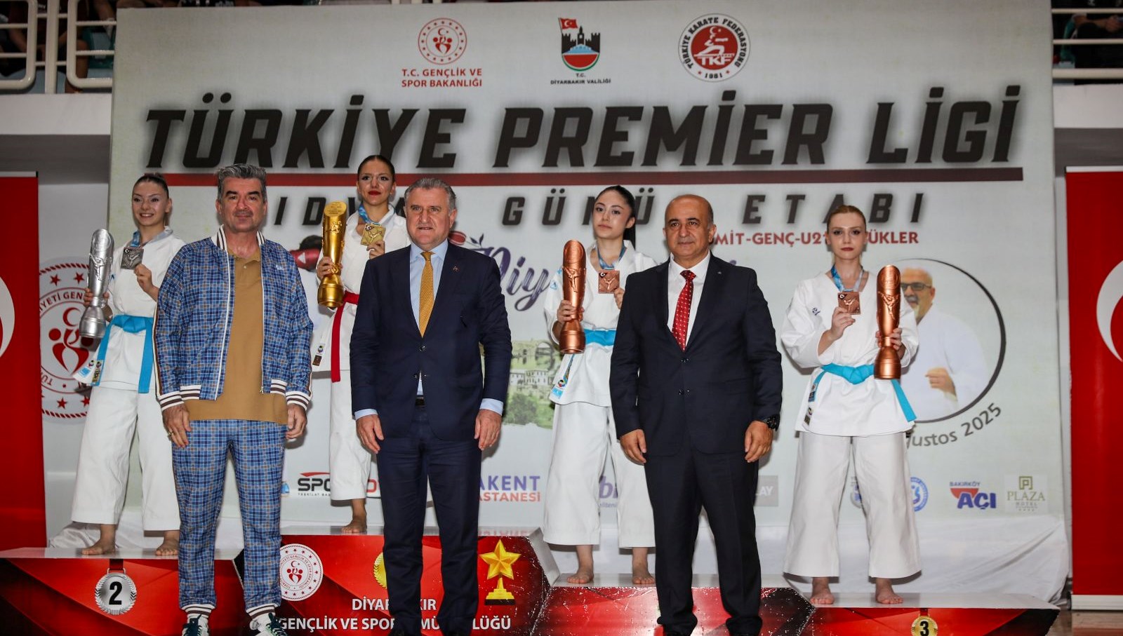 Bakan Bak’tan Taahhüt: Türk Sporunun Geleceği İçin Birlikte Hareket Edeceğiz!