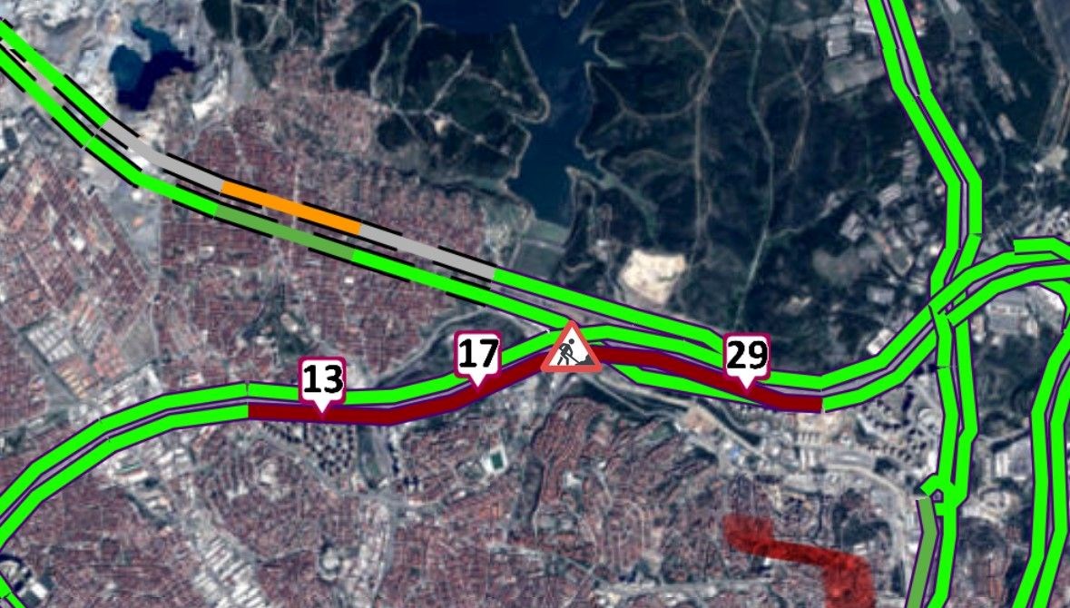 Yola Çıkacaklar İçin Uyarı: İstanbul'da Trafik Felaketi!
