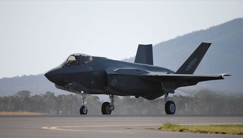 İngiltere'nin F-35'inden Şaşırtan An: Acil İniş Gerçekleşti!