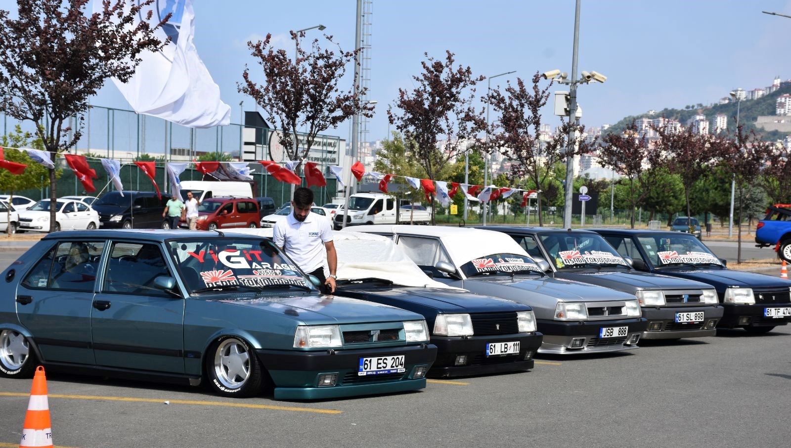 Milyonluk Modifiye ile Göz Dolduran 300 Bin Liralık Araç Trabzon'da Buluştu!