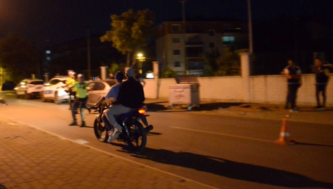 Polis ile Motorsikletli Şahıs Arasında Heyecan Dolu Kovalamaca: Cezalar Yıldırım Hızıyla Yağdı!